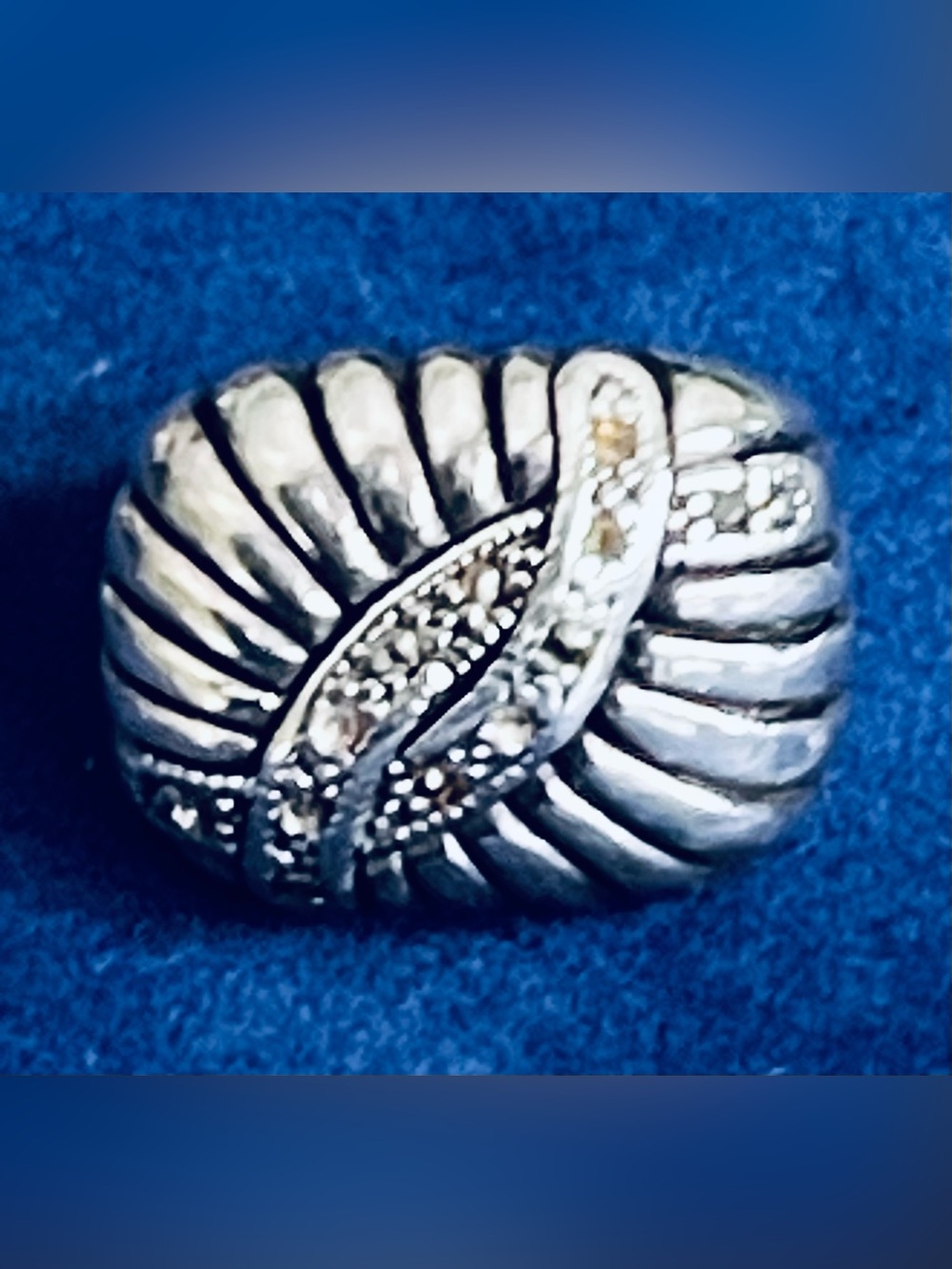 THAI 925 SILVER RING. SIZE 7 /Thai silver rings are lightweight for comfort wear